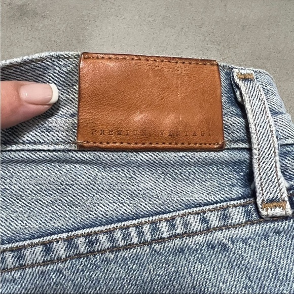 CITIZENS OF HUMANITY Danielle Cut-Off Shorts - Picture 4 of 10